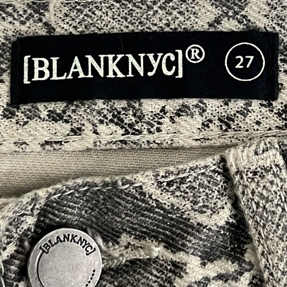 Blank NYC BlankNYC Snakeskin Denim Mini Skirt - Size 27 - Picture 3 of 4